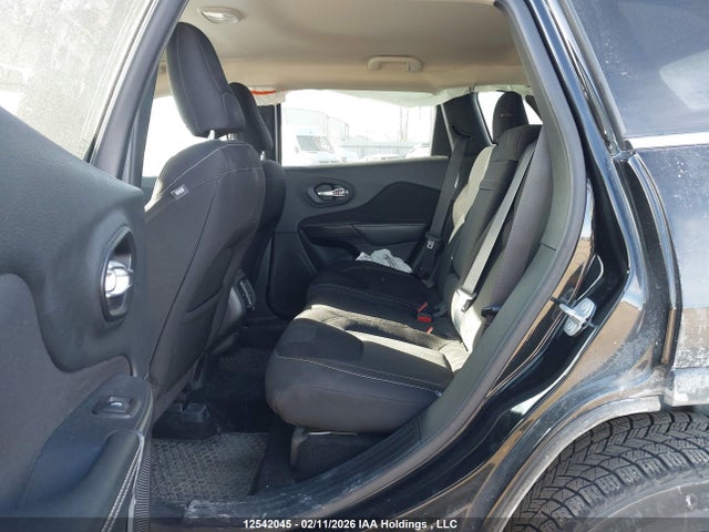 1C4PJMCS7GW166006 Jeep Cherokee North