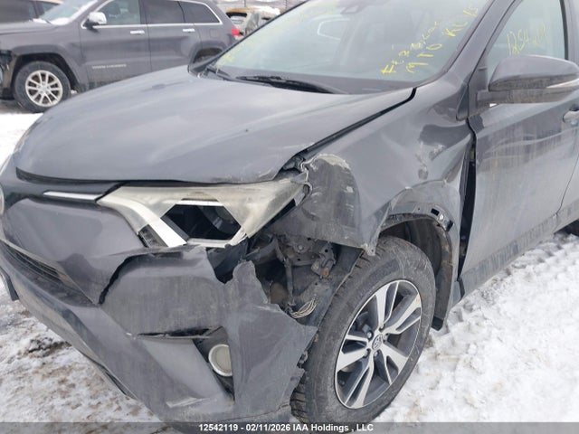 2T3RFREV0HW582915 Toyota Rav4 Xle
