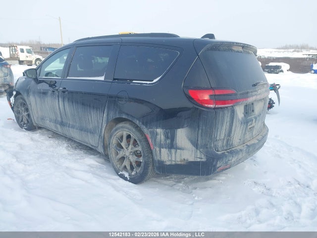 Chrysler Pacifica Limited 2025 2C4RC1GG8SR582297 Image 3