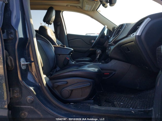 1C4PJMBS5HW561028 Jeep Cherokee Trailhawk