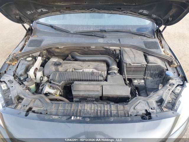YV4612HK8G1003156 Volvo V60 Cross Country T5 Premier