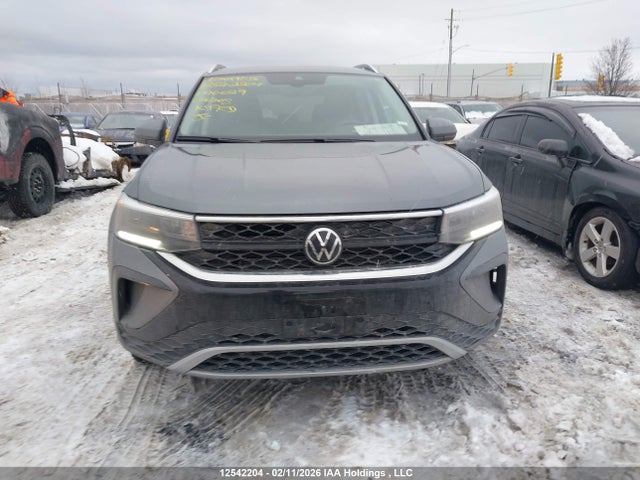 Volkswagen TAOS SE 2024 3VVUX7B2XRM090029 Image 12