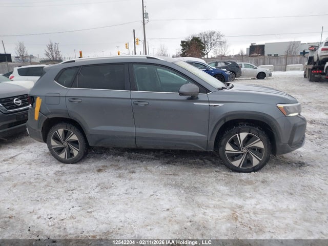 Volkswagen TAOS SE 2024 3VVUX7B2XRM090029 Image 13