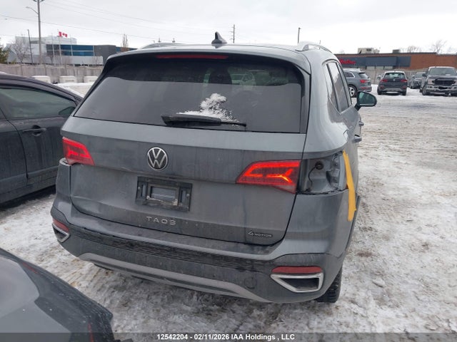 Volkswagen TAOS SE 2024 3VVUX7B2XRM090029 Image 16
