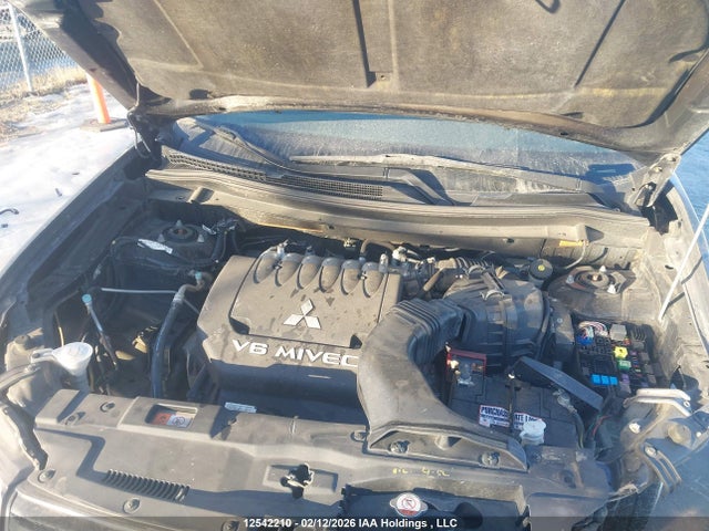 JA4JZ3AX3EZ606106 Mitsubishi Outlander