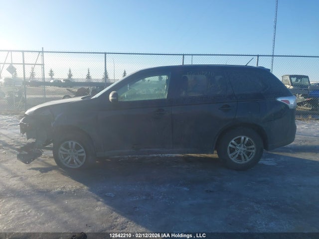JA4JZ3AX3EZ606106 Mitsubishi Outlander