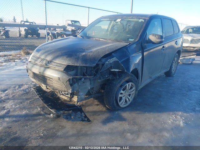 JA4JZ3AX3EZ606106 Mitsubishi Outlander