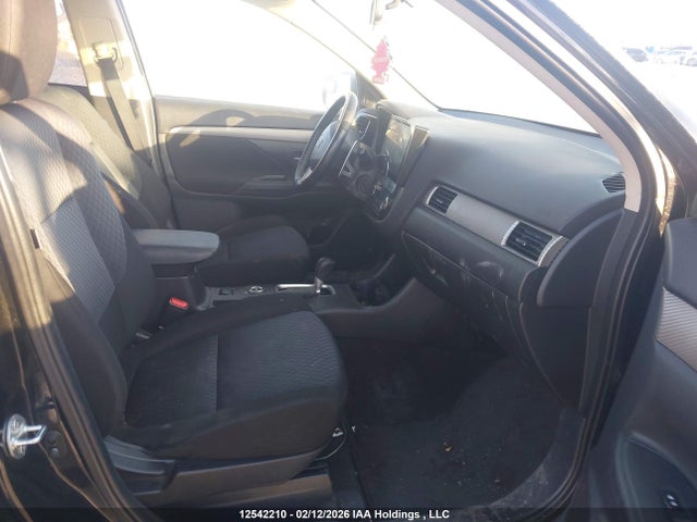 JA4JZ3AX3EZ606106 Mitsubishi Outlander