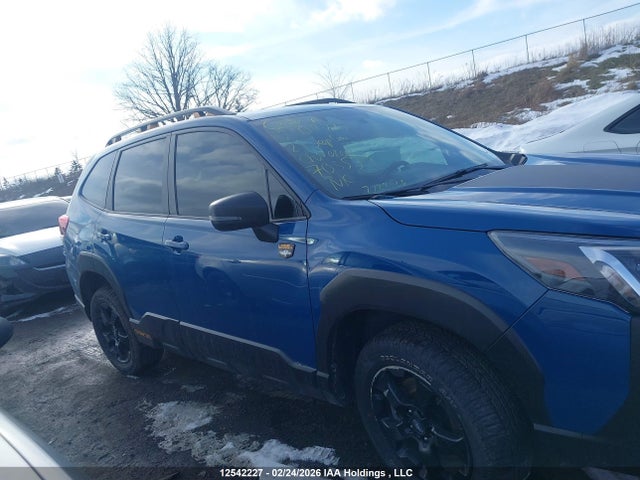12542227 :رقم المزاد ، JF2SKELC3NH495956 vin ، 2022 Subaru Forester Wilderness مزاد بيع