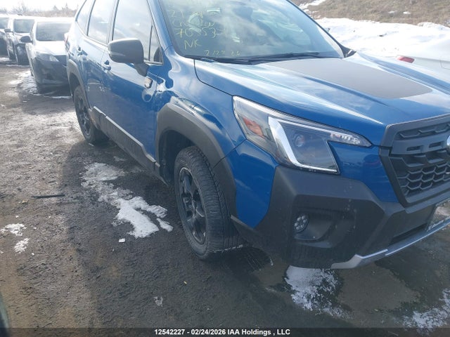 12542227 :رقم المزاد ، JF2SKELC3NH495956 vin ، 2022 Subaru Forester Wilderness مزاد بيع