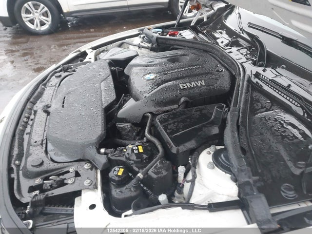 WBA8D9C58JA608117 BMW 330i Xdrive