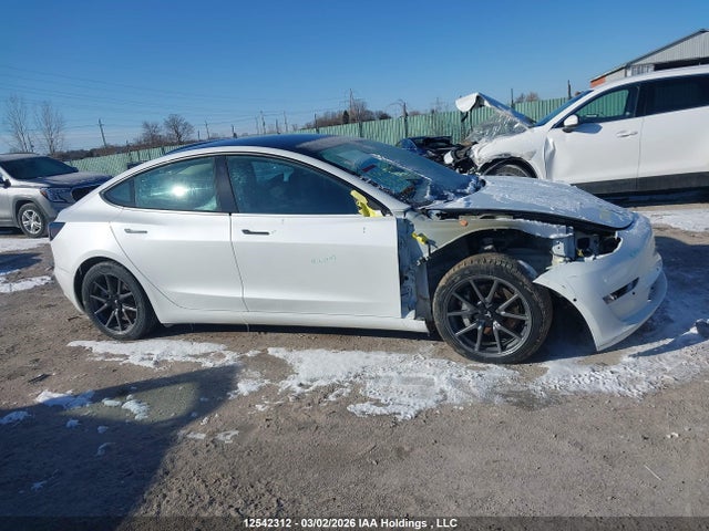 2022 Tesla Model 3 Rwd/standard Range მანქანა იყიდება აუქციონზე, vin: 5YJ3E1EA7NF329910, აუქციონის ნომერი: 12542312