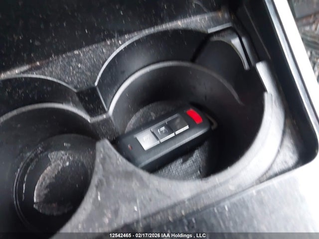 JA4JZ3AX2HZ605825 Mitsubishi Outlander Se
