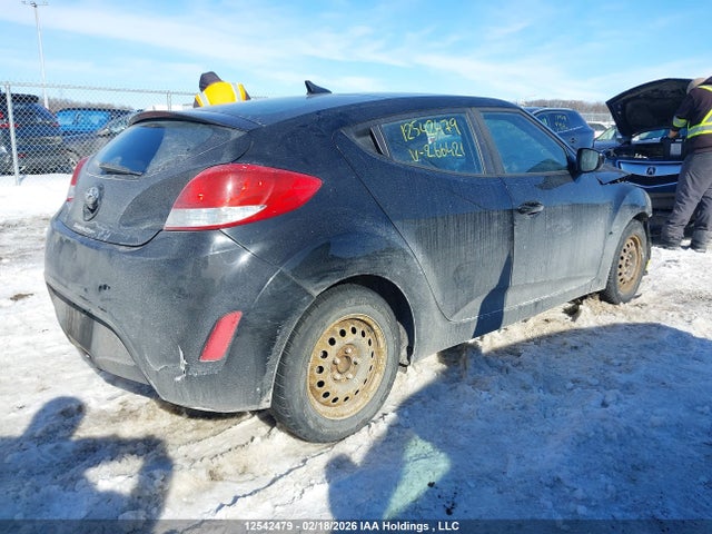 KMHTC6AD4GU266421 Hyundai Veloster