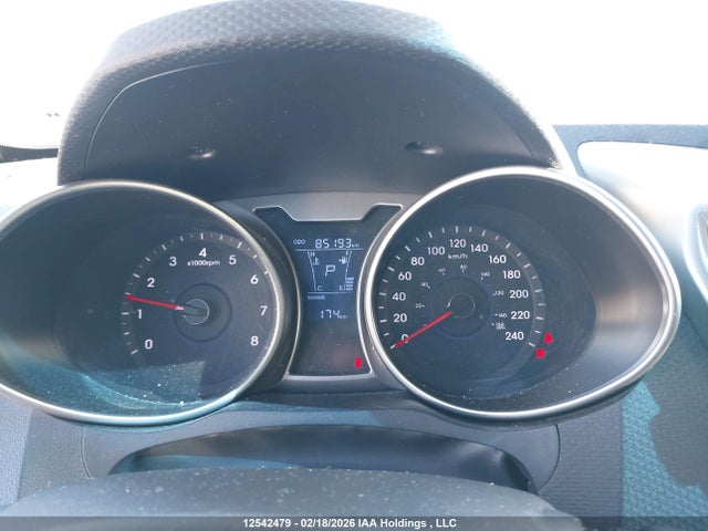 KMHTC6AD4GU266421 Hyundai Veloster