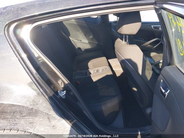 KMHTC6AD4GU266421 Hyundai Veloster