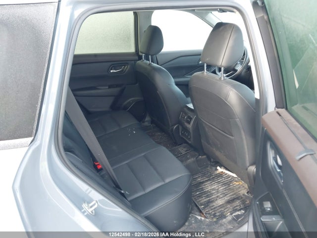 JN8BT3BB4PW212573 Nissan ROGUE SV