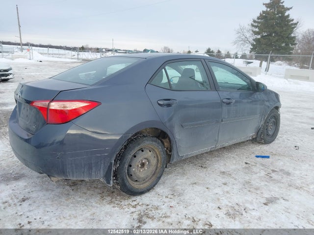 2T1BURHE6JC964823 Toyota COROLLA LE