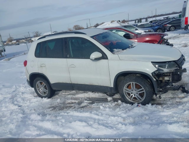 WVGNV7AX1HK031880 Volkswagen Tiguan Wolfsburg