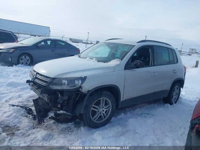 WVGNV7AX1HK031880 Volkswagen Tiguan Wolfsburg