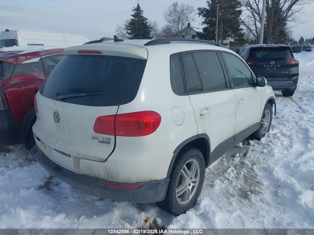 WVGNV7AX1HK031880 Volkswagen Tiguan Wolfsburg