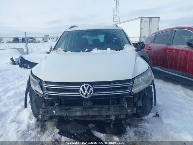 WVGNV7AX1HK031880 Volkswagen Tiguan Wolfsburg