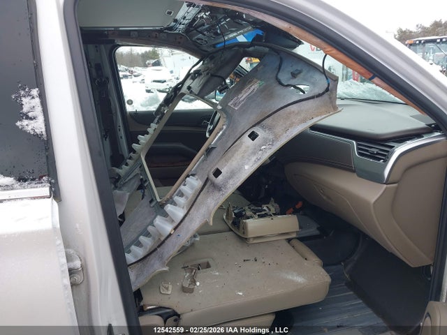 1GNSKJKC1KR249364 Chevrolet Suburban K1500 Premier