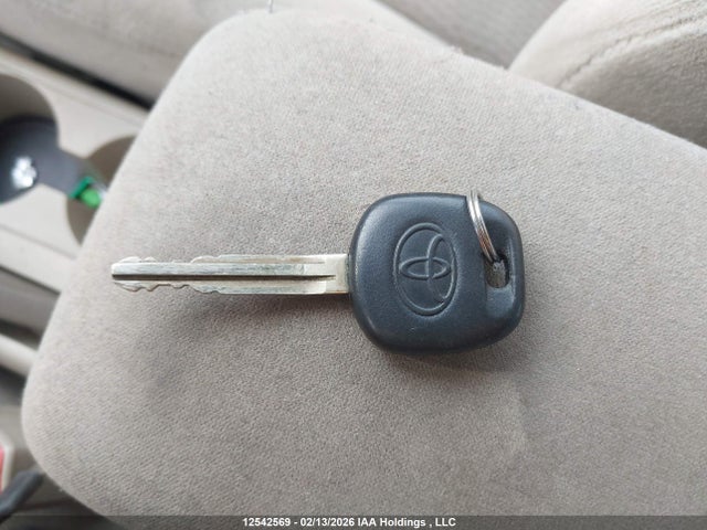 12542569 :رقم المزاد ، 2T1BR32E85C904135 vin ، 2005 Toyota Corolla مزاد بيع