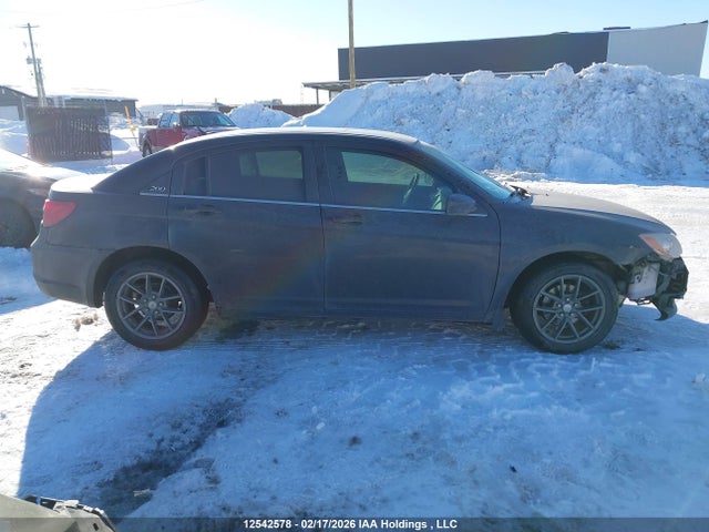 Chrysler 200 LX 2014 1C3CCBAB6EN229782 Image 13