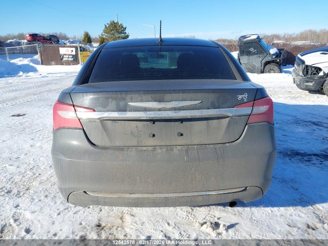Chrysler 200 LX 2014 1C3CCBAB6EN229782 Image 16