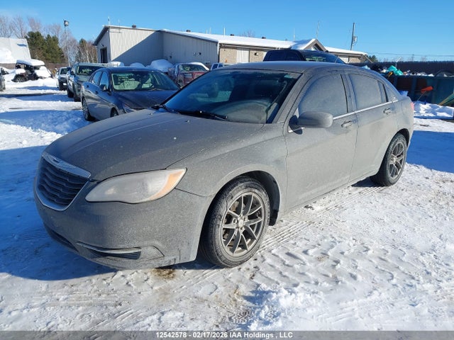 Chrysler 200 LX 2014 1C3CCBAB6EN229782 Image 2
