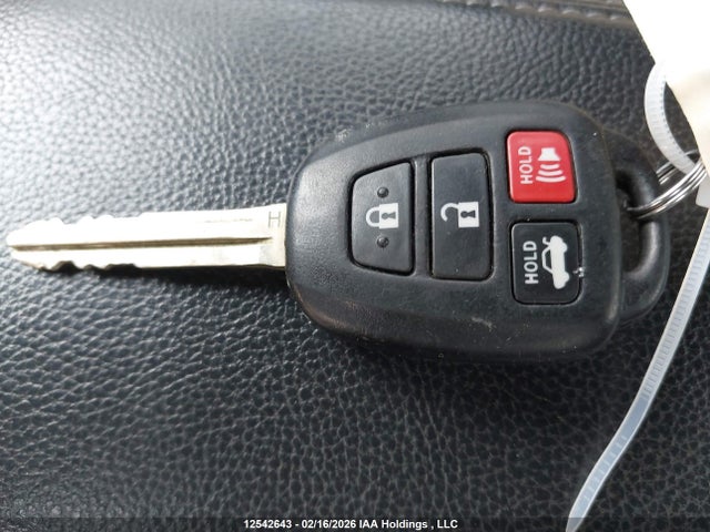 2T1BURHE9KC140431 Toyota Corolla