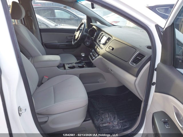 12542661 :رقم المزاد ، KNDMB5C18L6579575 vin ، 2020 Kia Sedona Lx/ex مزاد بيع