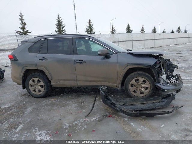 2021 Toyota Rav4 Le მანქანა იყიდება აუქციონზე, vin: 2T3B1RFV1MC215502, აუქციონის ნომერი: 12542665