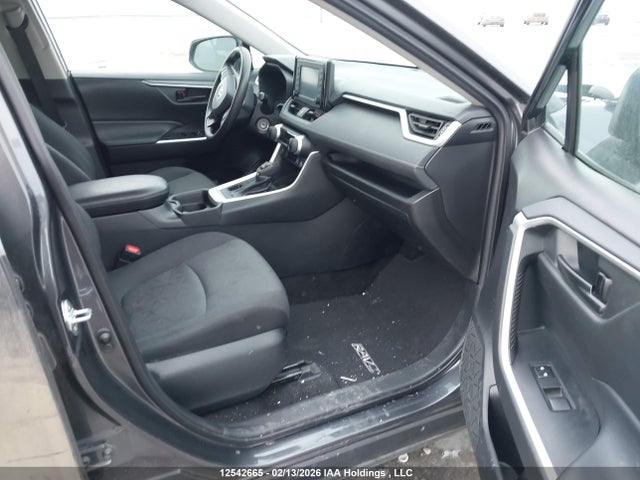 2021 Toyota Rav4 Le მანქანა იყიდება აუქციონზე, vin: 2T3B1RFV1MC215502, აუქციონის ნომერი: 12542665