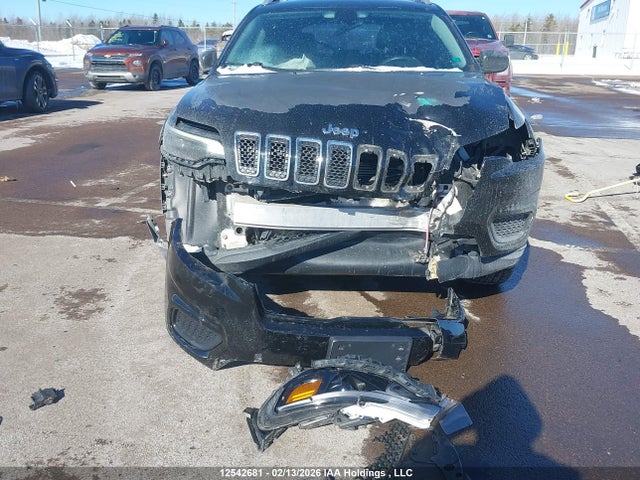1C4PJLAB9KD242505 Jeep Cherokee Sport