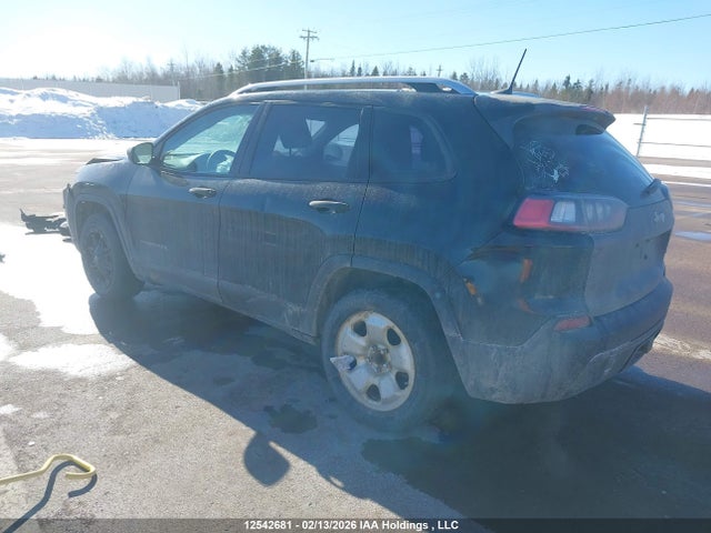 1C4PJLAB9KD242505 Jeep Cherokee Sport