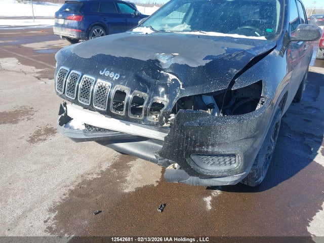 1C4PJLAB9KD242505 Jeep Cherokee Sport
