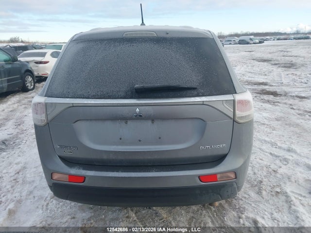 JA4JZ3AX4EZ603506 Mitsubishi Outlander Se