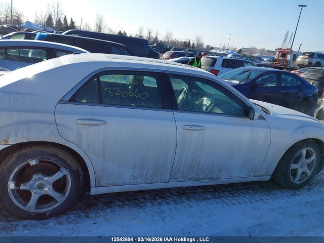 Chrysler 300C 2014 2C3CCAAG0EH320660 Image 13