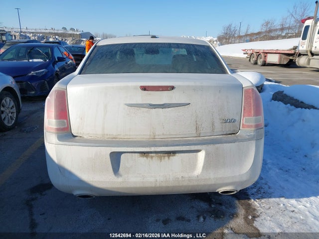 Chrysler 300C 2014 2C3CCAAG0EH320660 Image 16