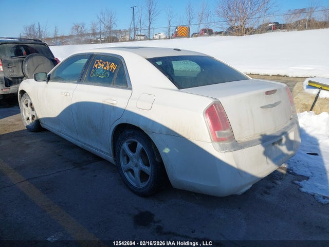 Chrysler 300C 2014 2C3CCAAG0EH320660 Image 3