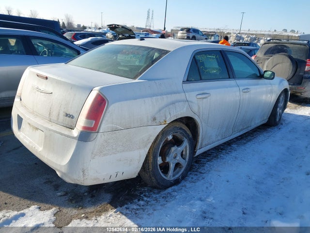 Chrysler 300C 2014 2C3CCAAG0EH320660 Image 4