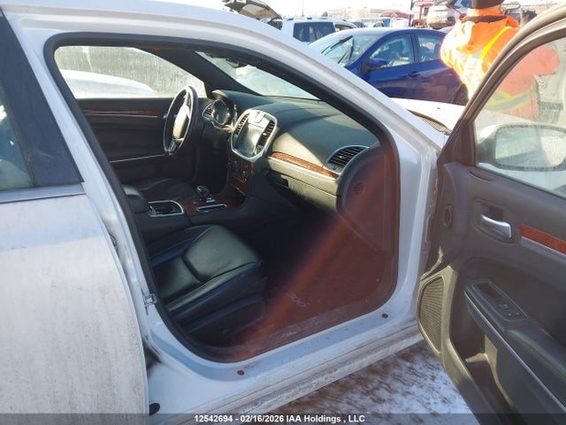 Chrysler 300C 2014 2C3CCAAG0EH320660 Image 5