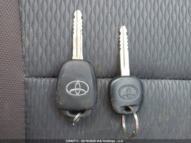 2T1BURHE4HC876721 Toyota COROLLA LE