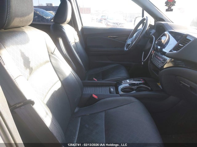 5FNYF8H94MB500530 Honda Passport Touring