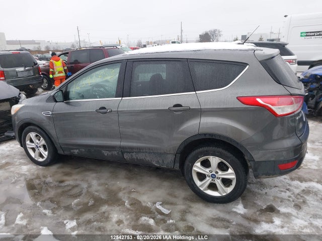 1FMCU0GX7FUC38087 Ford ESCAPE SE