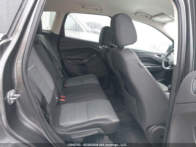 1FMCU0GX7FUC38087 Ford ESCAPE SE