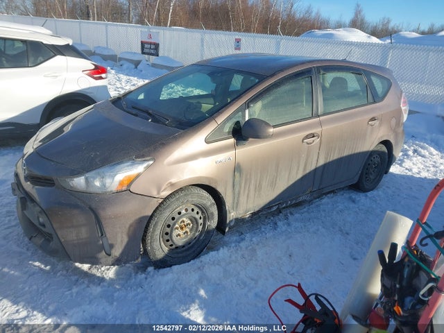 Toyota PRIUS V 2017 JTDZN3EU3HJ071107 Image 2