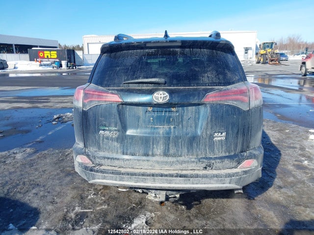 12542802 :رقم المزاد ، 2T3RFREV3HW639799 vin ، 2017 Toyota Rav4 Xle مزاد بيع